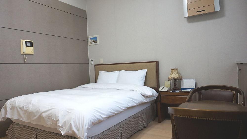 Residence & U โกยาง ภายนอก รูปภาพ
